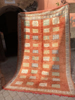 TAPIS MAROCAIN, TAPIS BERBÈRE, TAPIS BENI OUARAIN, TAPIS EN LAINE, TAPIS ORIENTAL, TAPIS AUTHENTIQUE, TAPIS AZILAL, TAPIS TISSÉ MAIN, TAPIS FAIT MAIN, TAPIS ÉPAIS, TAPIS VINTAGE, TAPIS MAROCAIN ANCIEN