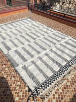 TAPIS MAROCAIN, TAPIS BERBÈRE, TAPIS BÉNI OUARAIN, TAPIS EN LAINE, TAPIS ORIENTAL, TAPIS AUTHENTIQUE, TAPIS AZILAL, TAPIS TISSÉ MAIN, TAPIS FAIT MAIN, TAPIS ÉPAIS, TAPIS VINTAGE, TAPIS MAROCAIN ANCIEN